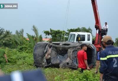 Vụ xe Mercedes rơi xuống kênh khiến 3 người tử vong: 