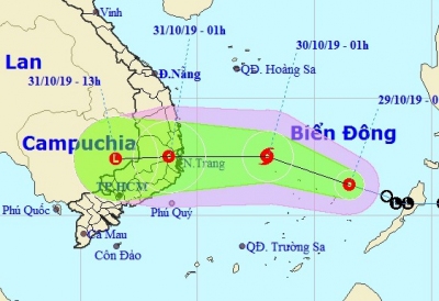 Bão giật cấp 10 vào Nam Trung bộ, mưa rất lớn ở Trung Bộ và Tây Nguyên