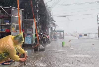 Bão số 6 chỉ còn cách bờ biển các tỉnh từ Bình Định đến Khánh Hòa khoảng 170km