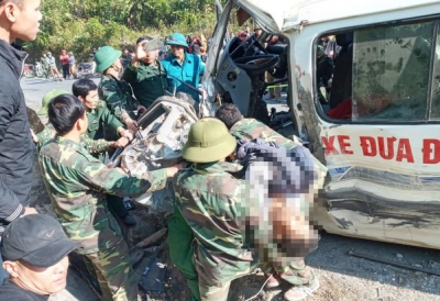 Vụ xe chở đoàn người khuyết tật đâm vào vách núi: Thêm một nạn nhân tử vong