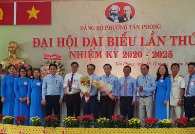 Ông Phạm Hồng Lộc tái đắc cử chức vụ Bí thư Đảng ủy phường Tân Phong
