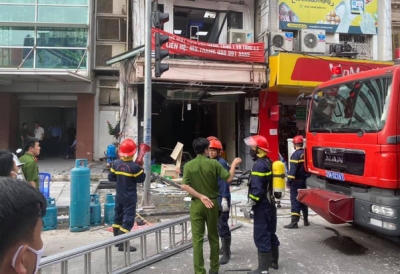 Hà Nội: Nổ bình gas tại quán gà rán giữa phố cổ khiến 3 người nhập viện, nhiều người hoảng loạn