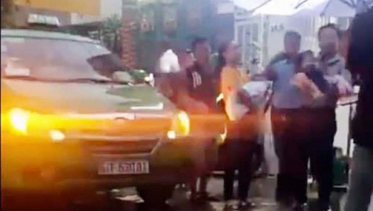 Lái xe taxi kể phút hoảng loạn vì có người hô 
