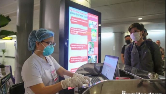 Bộ Y tế thông báo khẩn tìm hành khách trên 2 chuyến bay từ nước ngoài về TP HCM